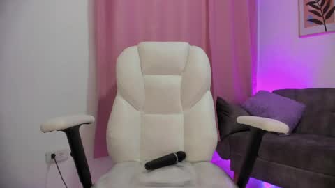 Snapshot of gaby_foox chatting on 04/22/26, 07:37 gaby online show from 04/22/26, 07:37