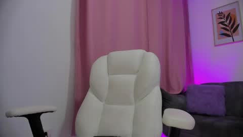 Snapshot of gaby_foox chatting on 04/28/26, 07:19 gaby online show from 04/28/26, 07:19