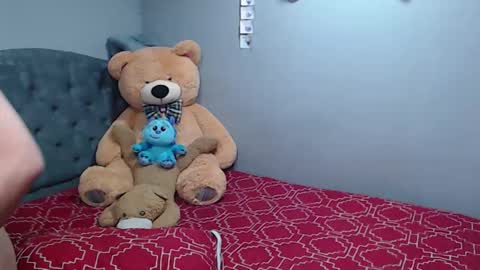 Snapshot of gaby_foz chatting on 03/31/26, 02:57 Gabriela online show from 03/31/26, 02:57