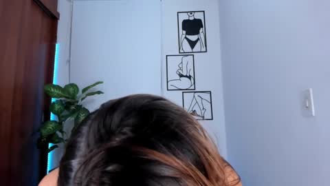 Snapshot of gaby_girl chatting on 12/04/24, 11:24    online show from 12/04/24, 11:24