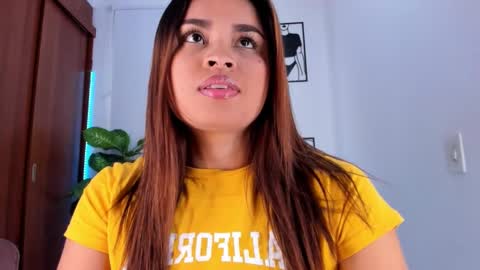 Snapshot of gaby_girl chatting on 03/05/25, 08:21    online show from 03/05/25, 08:21