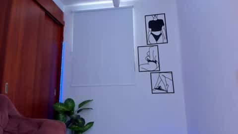 Snapshot of gaby_girl chatting on 10/10/25, 08:08    online show from 10/10/25, 08:08