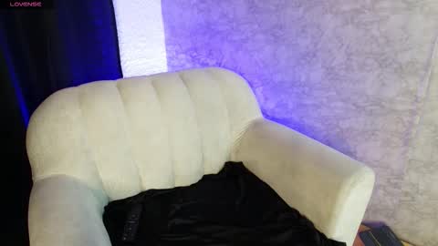 Snapshot of gaby_montiel chatting on 11/05/25, 02:00 online show from 11/05/25, 02:00