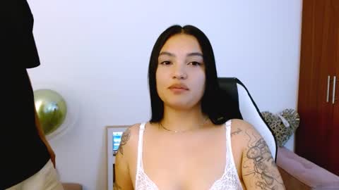 Snapshot of gaby_saikozz chatting on 10/20/25, 04:24 My name is Gabriela.. nice to meet you thumbs up please its very important to me online show from 10/20/25, 04:24