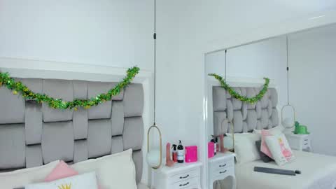 Snapshot of gaby_smit__ chatting on 03/17/26, 11:57 GABRIELA online show from 03/17/26, 11:57