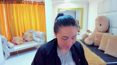 Snapshot of gaby_trent chatting on 03/01/25, 01:51 gabriela online show from 03/01/25, 01:51