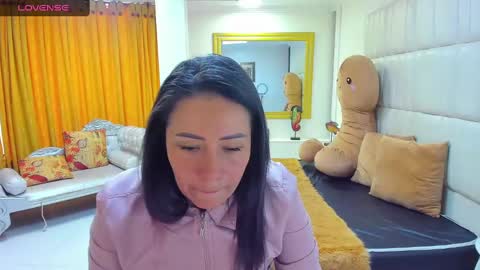 Snapshot of gaby_trent chatting on 03/05/25, 12:44 gabriela online show from 03/05/25, 12:44