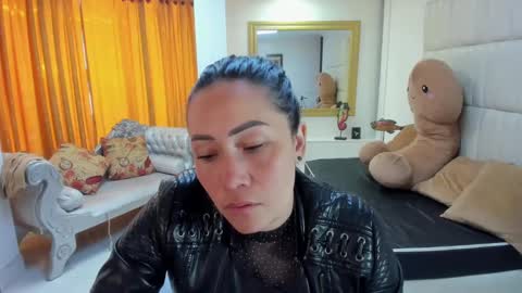 Snapshot of gaby_trent chatting on 09/23/25, 02:09 gabriela online show from 09/23/25, 02:09