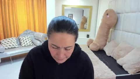 Snapshot of gaby_trent chatting on 11/11/25, 02:17 gabriela online show from 11/11/25, 02:17