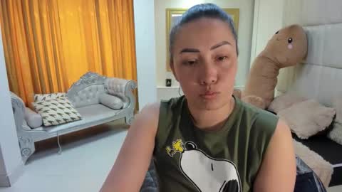 Snapshot of gaby_trent chatting on 11/18/25, 02:54 gabriela online show from 11/18/25, 02:54