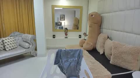 Snapshot of gaby_trent chatting on 12/13/25, 07:53 gabriela online show from 12/13/25, 07:53