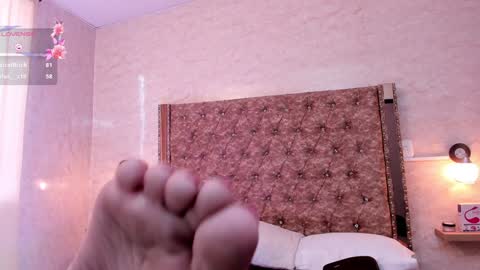 Snapshot of gabydesire chatting on 12/14/24, 10:18 GABY DESIRE online show from 12/14/24, 10:18