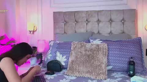 Snapshot of gabyevans4 chatting on 04/17/26, 12:08 GabyEvans online show from 04/17/26, 12:08