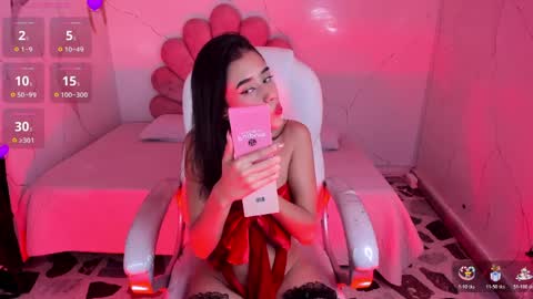 Snapshot of gabyowenss_ chatting on 04/01/26, 10:18 Gaby Owens online show from 04/01/26, 10:18