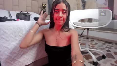 Snapshot of gabyowenss_ chatting on 04/12/26, 10:15 Gaby Owens online show from 04/12/26, 10:15