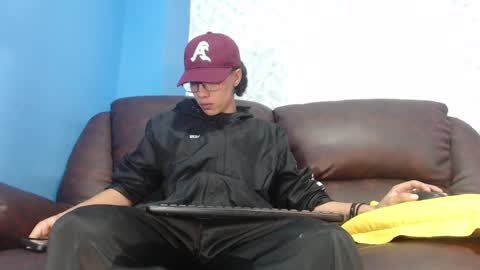 Snapshot of gadiel_sex chatting on 02/17/25, 12:27 gadiel_sex online show from 02/17/25, 12:27