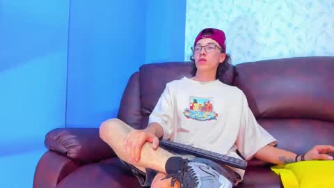 Snapshot of gadiel_sex chatting on 02/27/25, 07:04 gadiel_sex online show from 02/27/25, 07:04