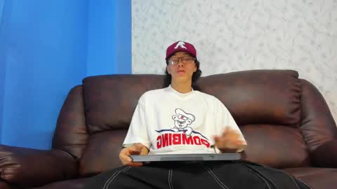 Snapshot of gadiel_sex chatting on 03/10/25, 01:21 gadiel_sex online show from 03/10/25, 01:21