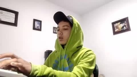 Snapshot of gadiel_sex chatting on 10/13/25, 12:05 gadiel_sex online show from 10/13/25, 12:05