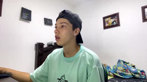 Snapshot of gadiel_sex chatting on 10/25/25, 11:21 gadiel_sex online show from 10/25/25, 11:21