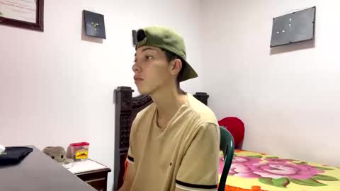 Snapshot of gadiel_sex chatting on 02/13/26, 02:13 gadiel_sex online show from 02/13/26, 02:13