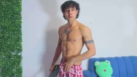 Snapshot of gael_david chatting on 07/14/26, 07:02 Gael online show from 07/14/26, 07:02