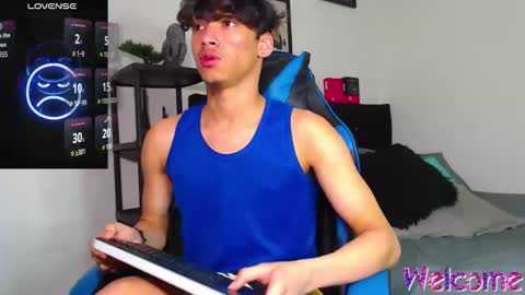 gael_jones online show from 12/01/25, 02:05