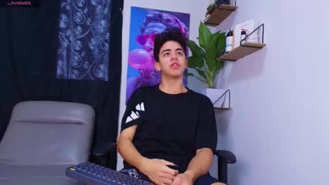 Snapshot of gael_moon chatting on 02/14/26, 07:21 Gael Moon online show from 02/14/26, 07:21