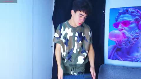 Snapshot of gael_moon chatting on 03/02/26, 04:03 Gael Moon online show from 03/02/26, 04:03