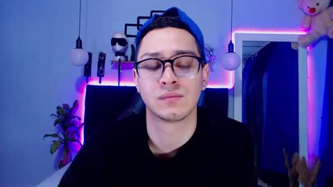 Snapshot of gaellittle chatting on 02/04/25, 12:33 gaellittle online show from 02/04/25, 12:33