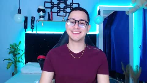 Snapshot of gaellittle chatting on 02/07/25, 12:17 gaellittle online show from 02/07/25, 12:17