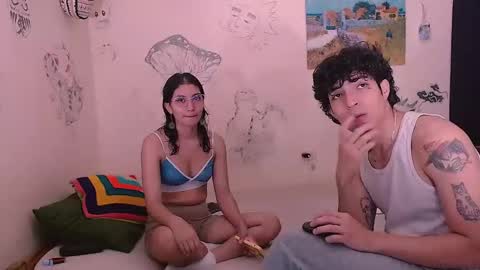 Snapshot of gaia_16 chatting on 03/09/26, 08:24 Gaia y Clayde online show from 03/09/26, 08:24