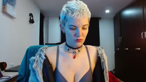 Snapshot of gaia_plath chatting on 03/13/26, 01:23 Gaia Plath online show from 03/13/26, 01:23