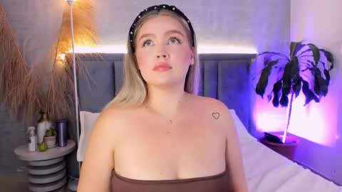 Snapshot of gaiabaker chatting on 03/25/26, 03:51 Gaia Baker online show from 03/25/26, 03:51