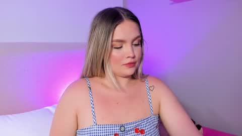 Snapshot of gaiabaker chatting on 04/19/26, 12:33 Gaia Baker online show from 04/19/26, 12:33