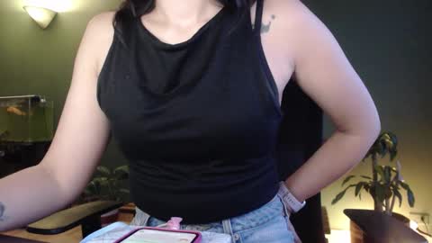 Snapshot of gaitan4 chatting on 09/14/25, 10:53 gaitan4 online show from 09/14/25, 10:53