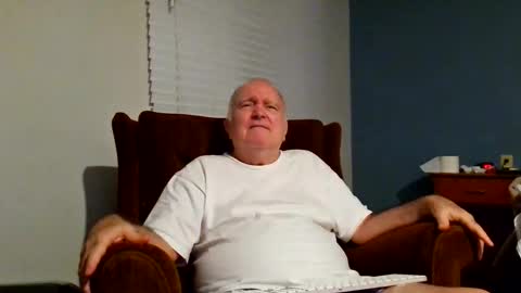 Snapshot of galacticfrank chatting on 11/16/25, 06:30 galacticfrank online show from 11/16/25, 06:30