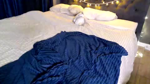 My name Lou 3 online show from 12/19/25, 08:10