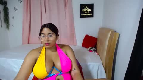 Snapshot of galdot_sex chatting on 02/19/25, 02:01 Galdo online show from 02/19/25, 02:01