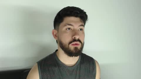 Snapshot of galit_g chatting on 11/17/25, 01:00 Gari online show from 11/17/25, 01:00