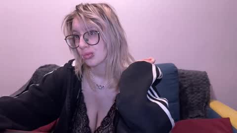 Snapshot of gamachu_ulfinaa chatting on 10/31/25, 08:21 GaamachuuUlfinaa online show from 10/31/25, 08:21