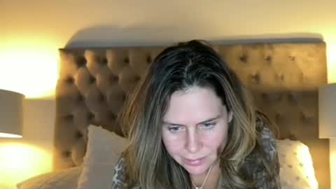 gamer_gal633618 online show from 01/10/26, 11:09