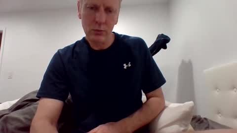 Snapshot of gamerboy200 chatting on 12/18/25, 03:34 gamerboy200 online show from 12/18/25, 03:34