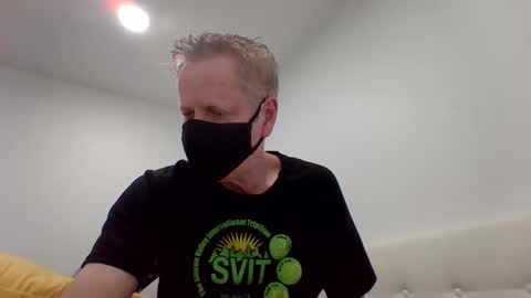 Snapshot of gamerboy200 chatting on 04/19/26, 10:01 gamerboy200 online show from 04/19/26, 10:01