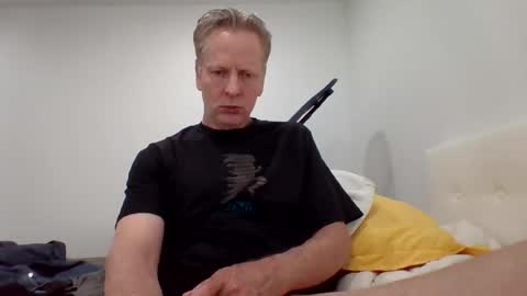 Snapshot of gamerboy200 chatting on 07/19/26, 10:24 gamerboy200 online show from 07/19/26, 10:24