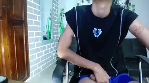 Snapshot of gandy_hott chatting on 10/17/25, 08:22 gandy_hott online show from 10/17/25, 08:22