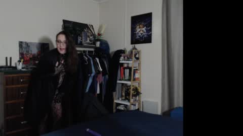 Snapshot of gangbangxxxgirl chatting on 02/22/25, 10:29 HOT  online show from 02/22/25, 10:29