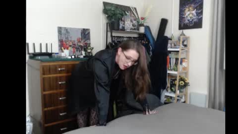 Snapshot of gangbangxxxgirl chatting on 09/13/25, 10:26 HOT  online show from 09/13/25, 10:26