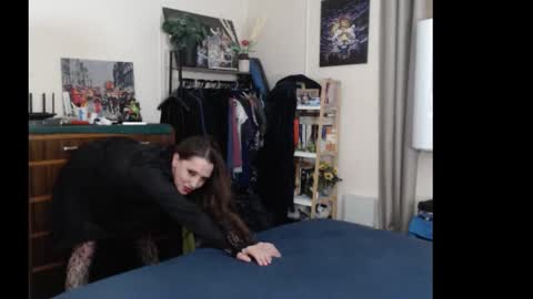 Snapshot of gangbangxxxgirl chatting on 12/20/25, 10:33 HOT online show from 12/20/25, 10:33