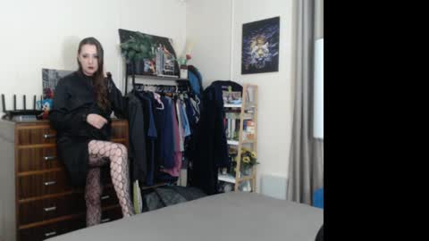Snapshot of gangbangxxxgirl chatting on 05/09/26, 10:20 HOT online show from 05/09/26, 10:20